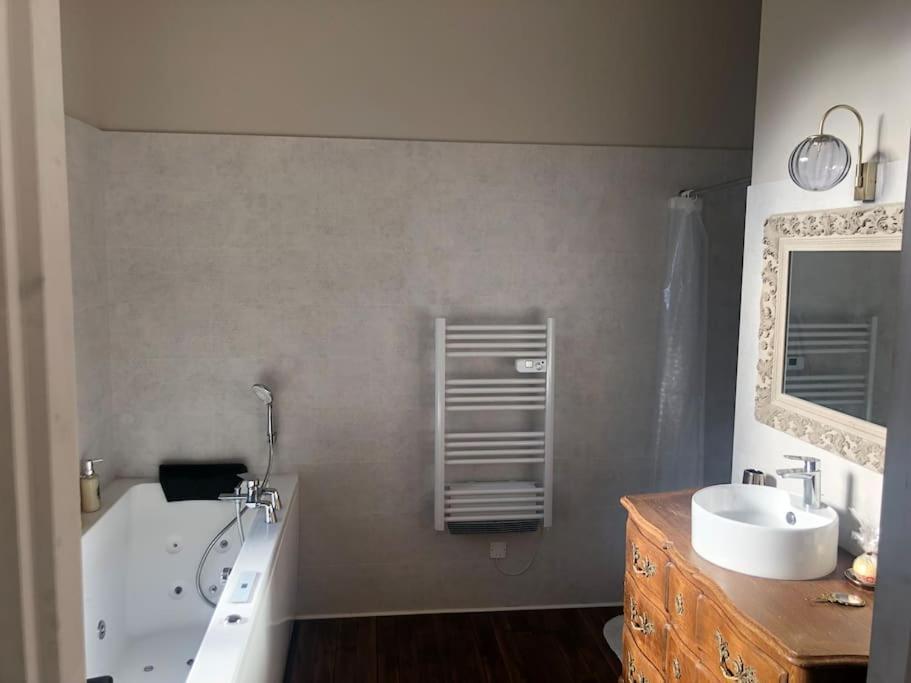 Appartement De Caractere Mirecourt Extérieur photo